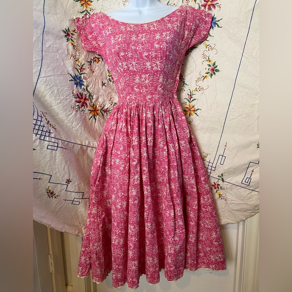 1950s LANZ ORIGINAL PINK FOLK ART DOLL FIT AND FLARE DRESS COLLECTORS PIECE